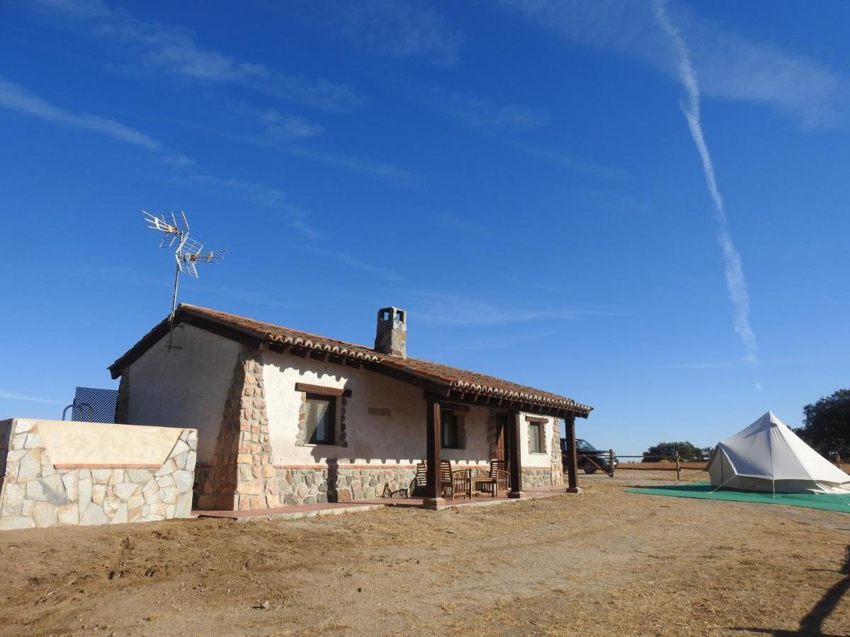 Eco-Lodge En La Reserva Privada Campanarios De Azaba - Proyecto De Conservacion Espeja Extérieur photo