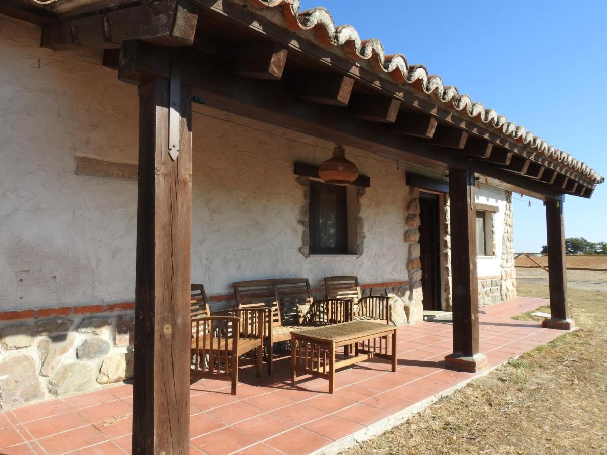 Eco-Lodge En La Reserva Privada Campanarios De Azaba - Proyecto De Conservacion Espeja Extérieur photo