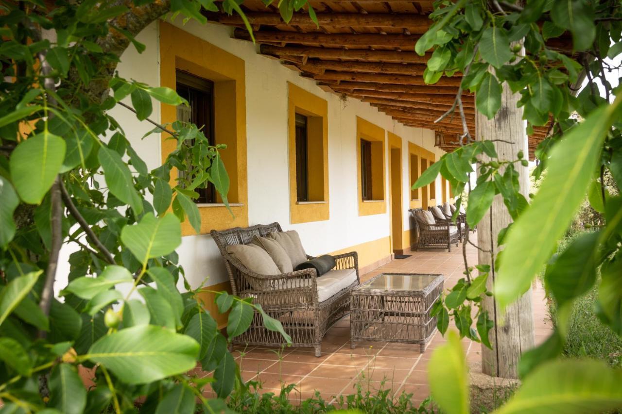 Eco-Lodge En La Reserva Privada Campanarios De Azaba - Proyecto De Conservacion Espeja Extérieur photo
