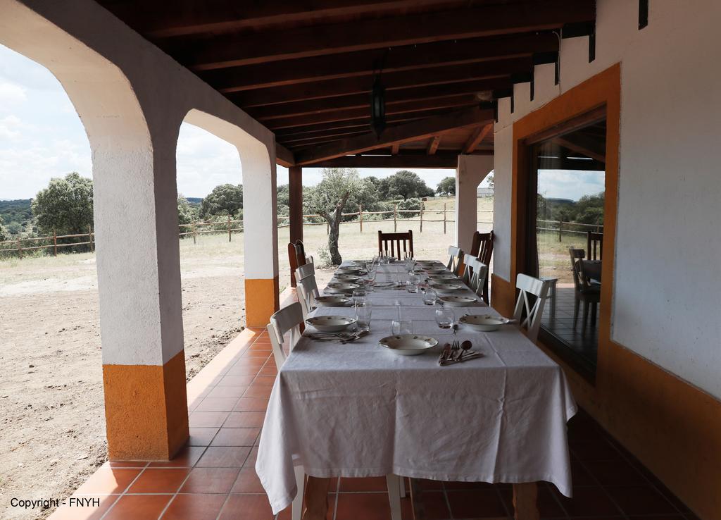 Eco-Lodge En La Reserva Privada Campanarios De Azaba - Proyecto De Conservacion Espeja Extérieur photo