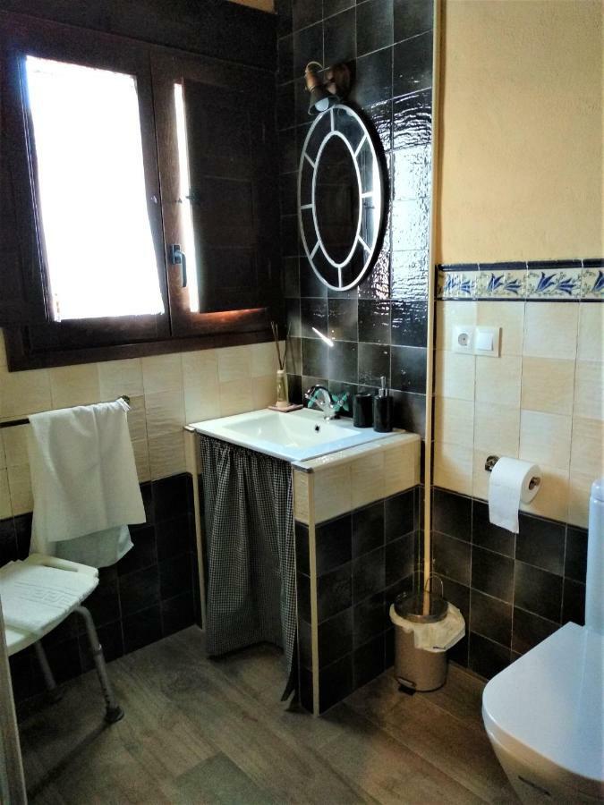 Eco-Lodge En La Reserva Privada Campanarios De Azaba - Proyecto De Conservacion Espeja Extérieur photo